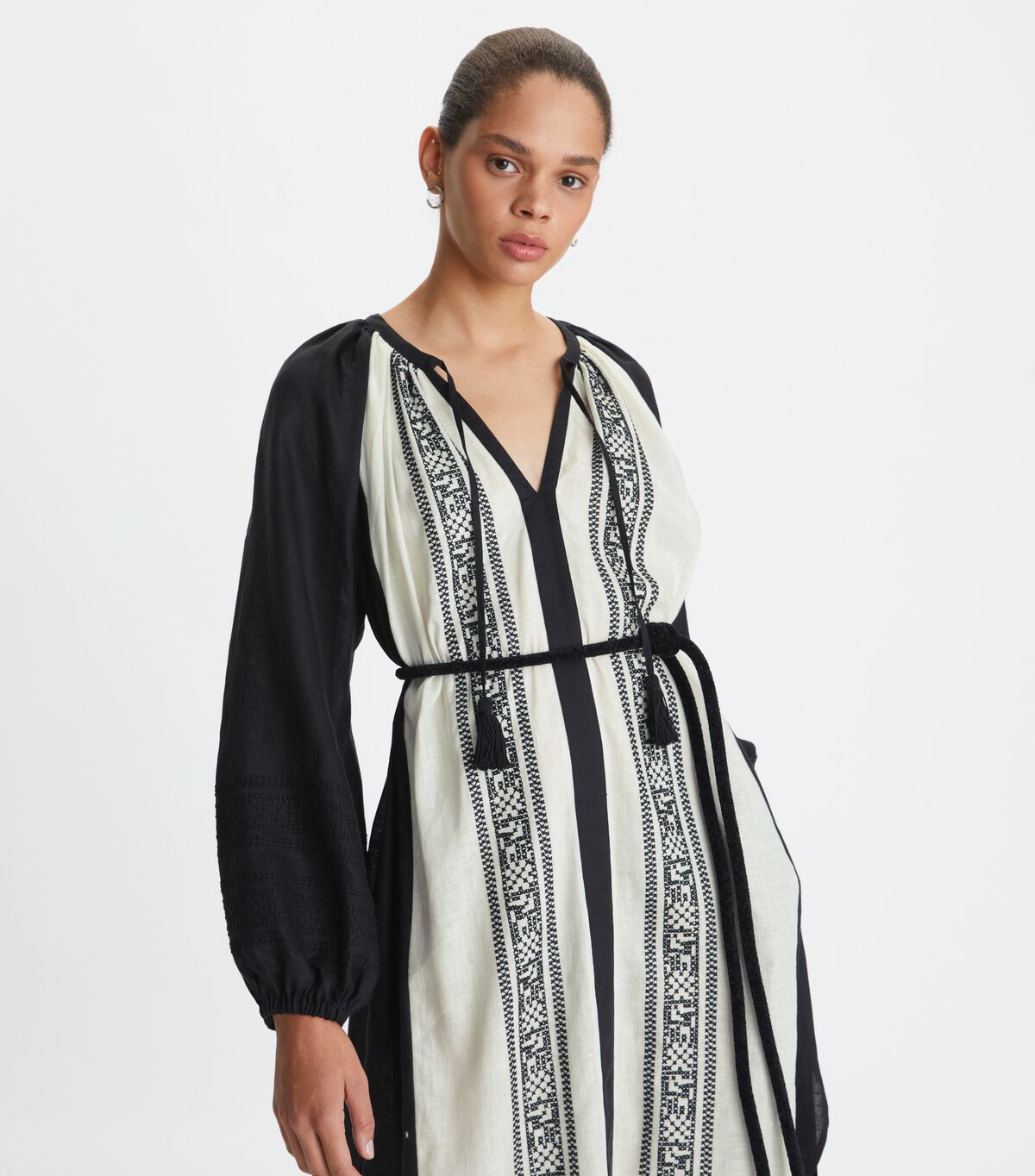 Black / White Women's Tory Burch Embroidered Caftan Dress | AZGLCM-843